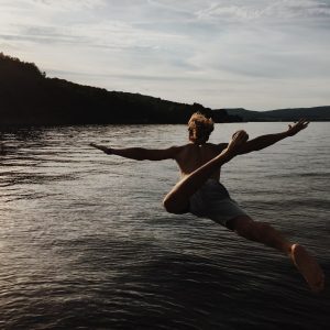 photo-1470192581780-bf0a1cb67135